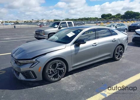 2025 Kia K5 Gt-Line z USA, uszkodzony, nr VIN KNAG64J79S5358538